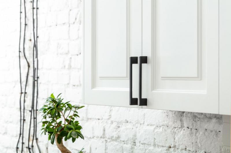 Меблева ручка GTV UZ 819 C-256 мм Чорний (00000006131) - фото 3 Меблева ручка GTV UZ 819 C-256 мм Чорний (00000006131) - фото 3