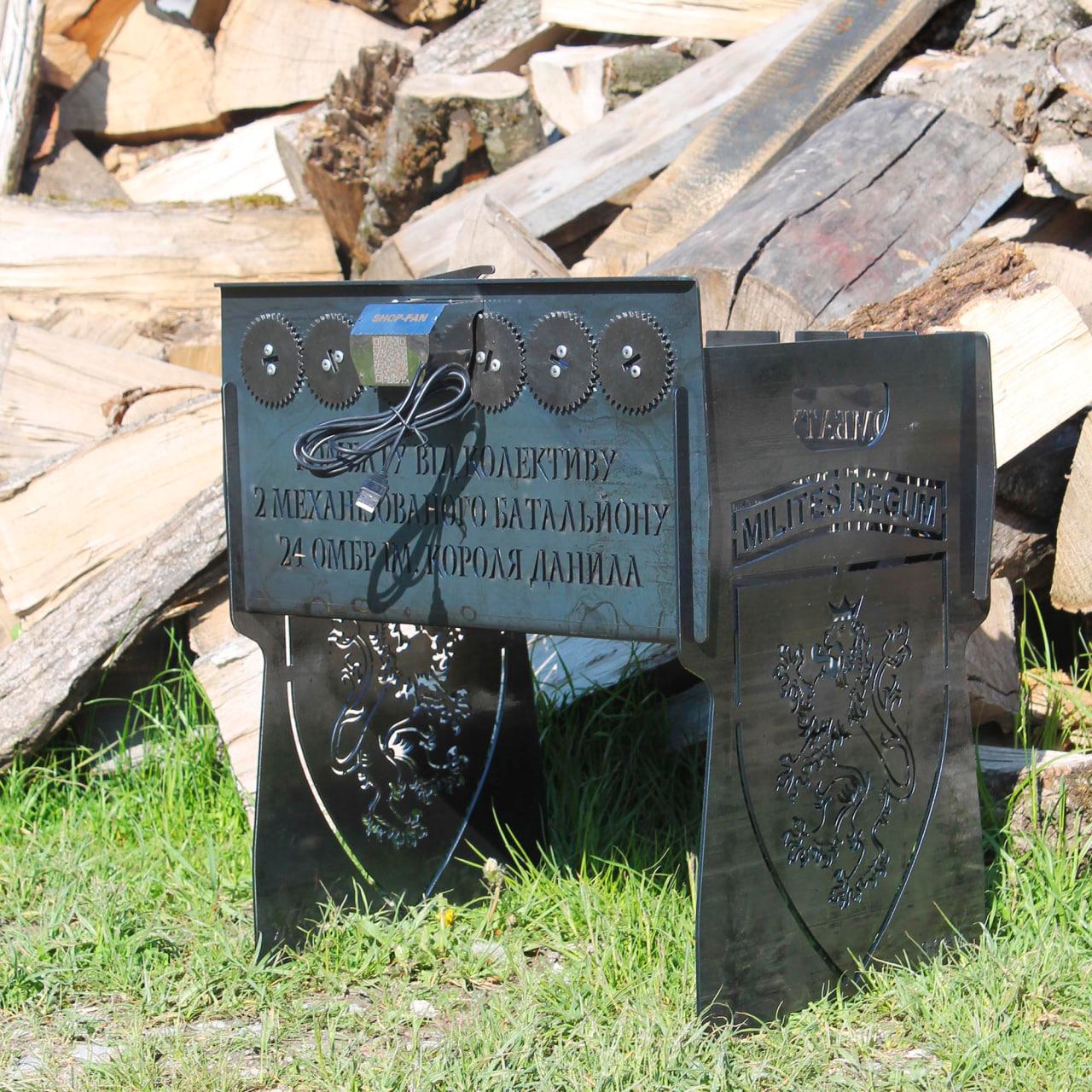 Мангал разборный "Бригада короля Данила" ‎со встроенной шашлычницей и мотором на 6 шампуров (SP00260)