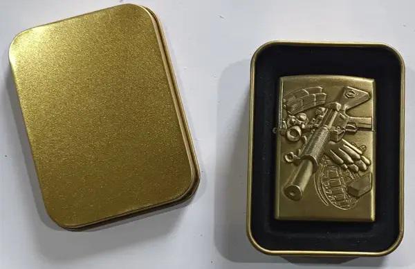 Зажигалка бензиновая Автомат Smith&Wesson (32162149)