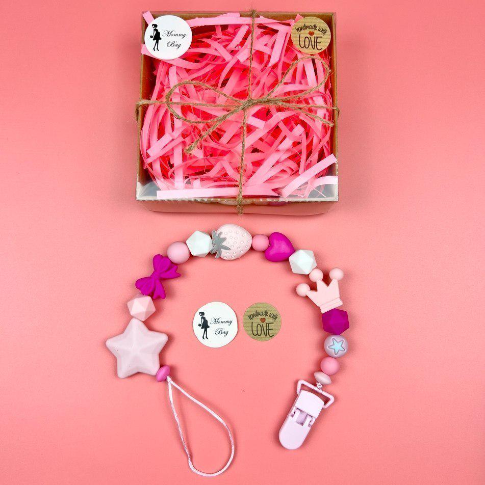 Держатель для пустышки Mommy Bag Розовый с короной (112449) - фото 2 Держатель для пустышки Mommy Bag Розовый с короной (112449) - фото 2