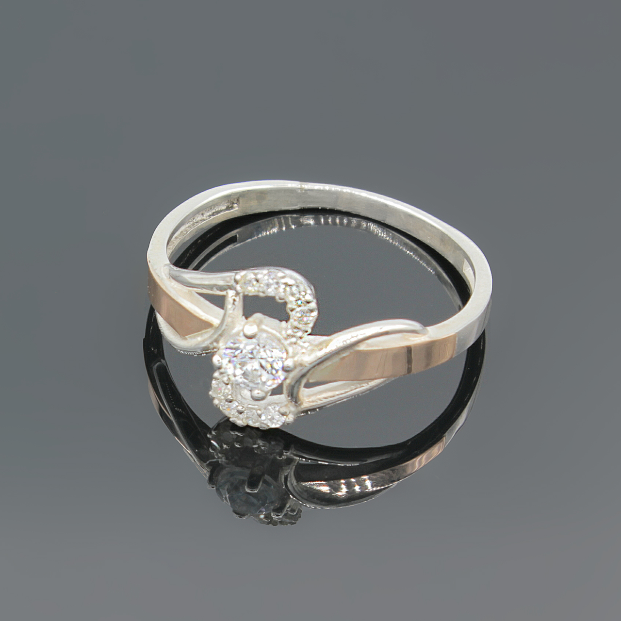 Кольцо серебряное Diva Фантазия с золотыми вставками р. 19,5 (013к195)