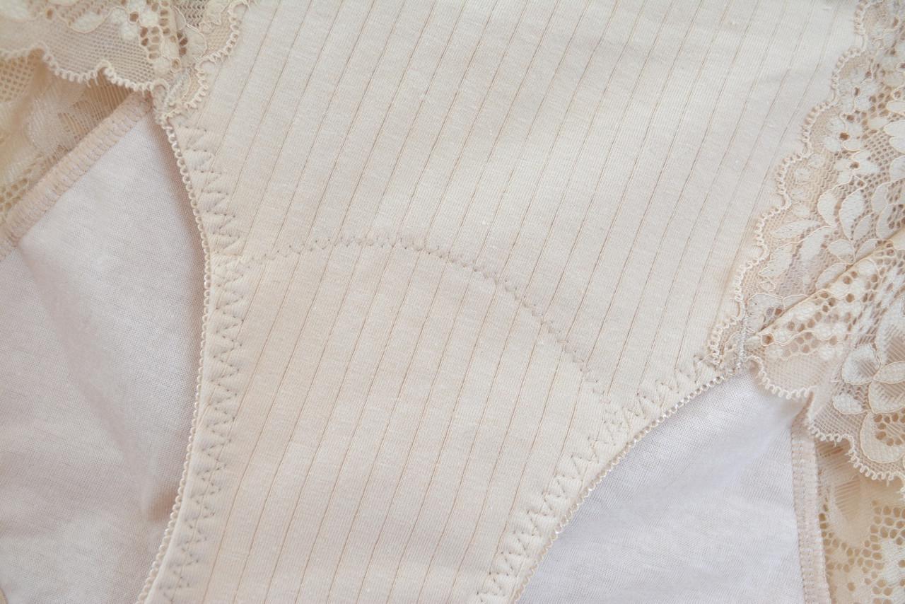 Трусики непромокаемые менструальные в рубчик с кружевными вставками 2XL Бежевый - фото 5