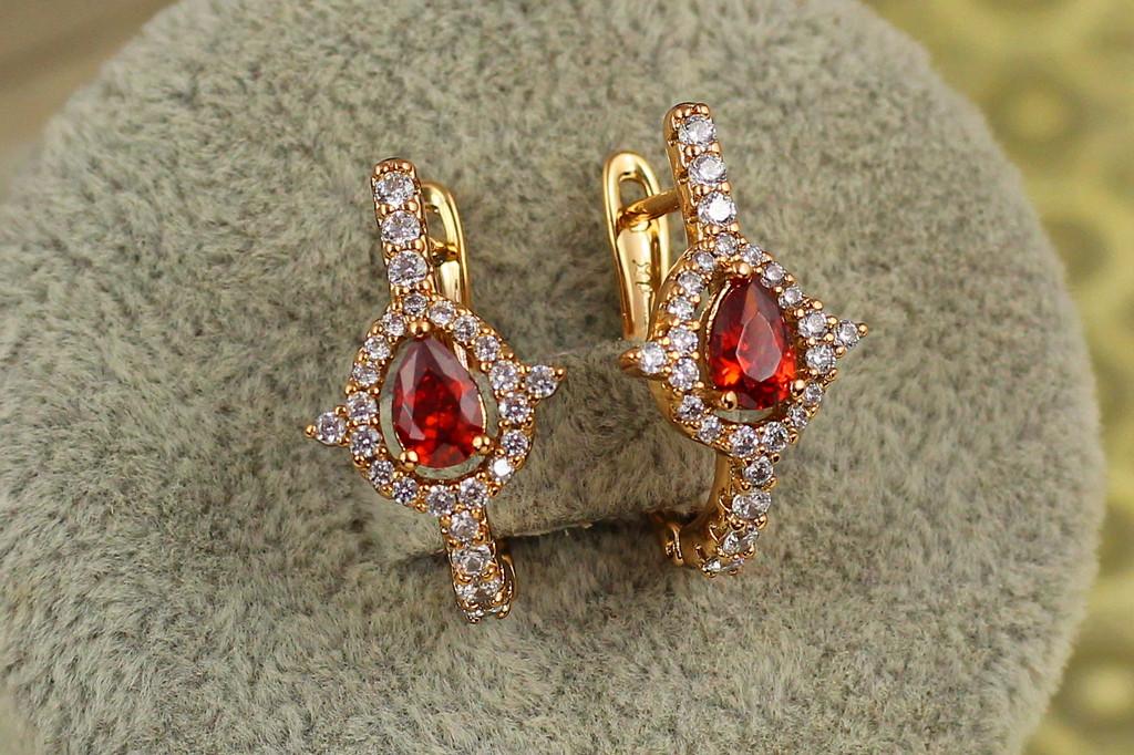 Серьги Xuping Jewelry Капелька с красным камнем в ободке с шипами 2 см Золотистый (2228532101)