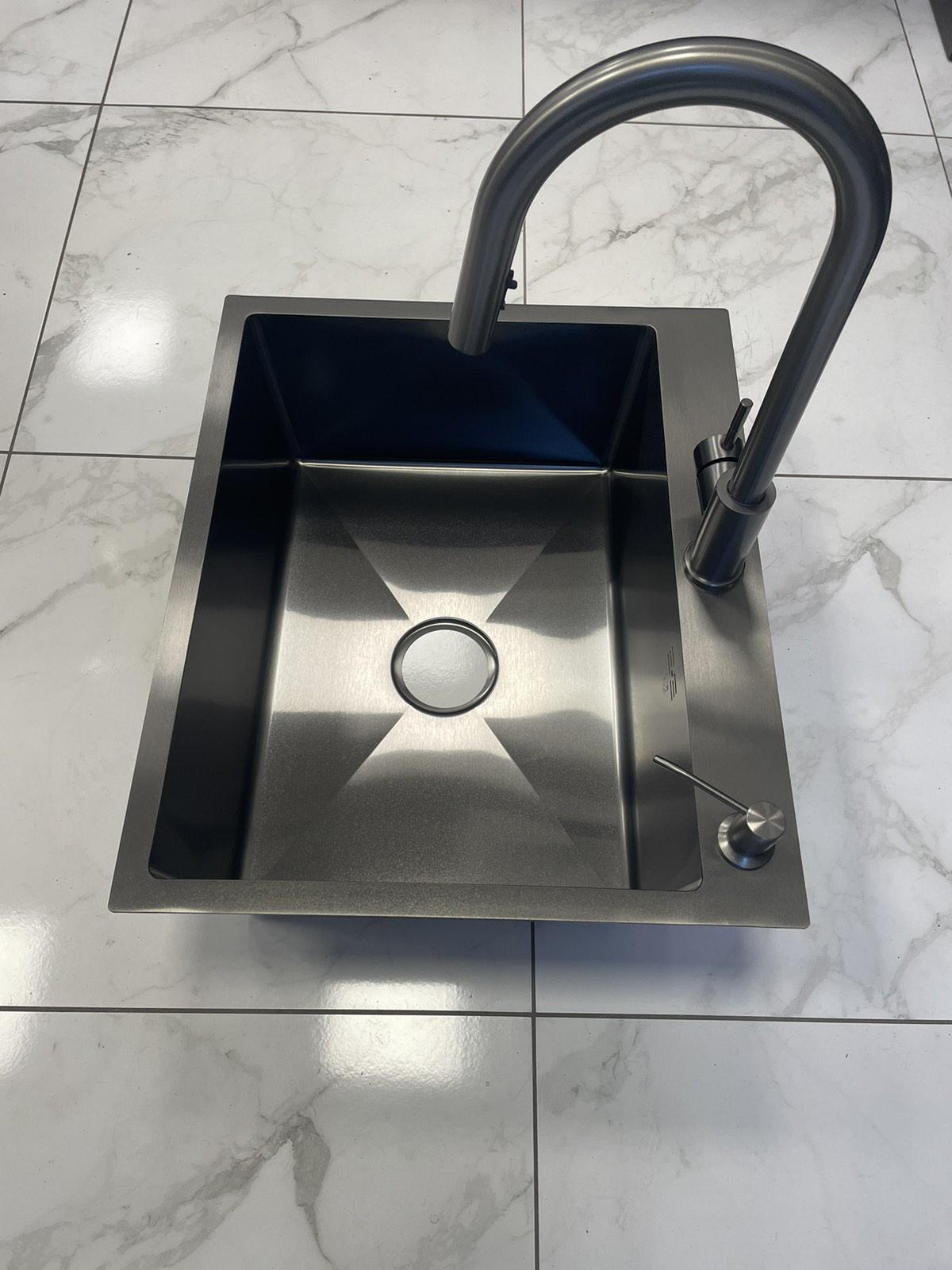 Мойка кухонная Lidz 6050 Черный/смеситель для кухни с выдвижным изливом Kroner PVD03915 - фото 12