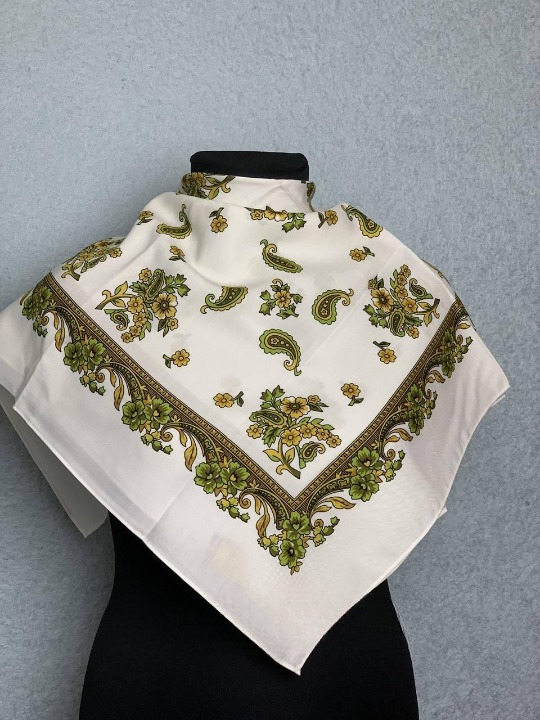 Платок шерстяной Зеленые цветы Белый (29439611)