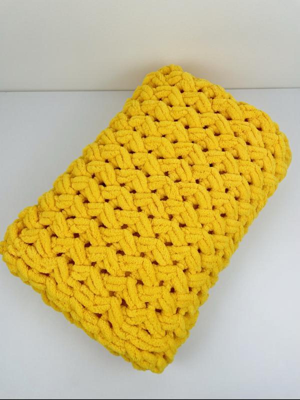 Плед ручної роботи плюшевий із пряжі Alize Puffy 80х80 см Жовтий - фото 2 Плед ручної роботи плюшевий із пряжі Alize Puffy 80х80 см Жовтий - фото 2