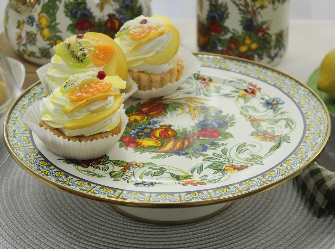 Тортовниця емальована VITALY Elmani з кришкою на ніжці 30 см - фото 5 Тортовниця емальована VITALY Elmani з кришкою на ніжці 30 см - фото 5