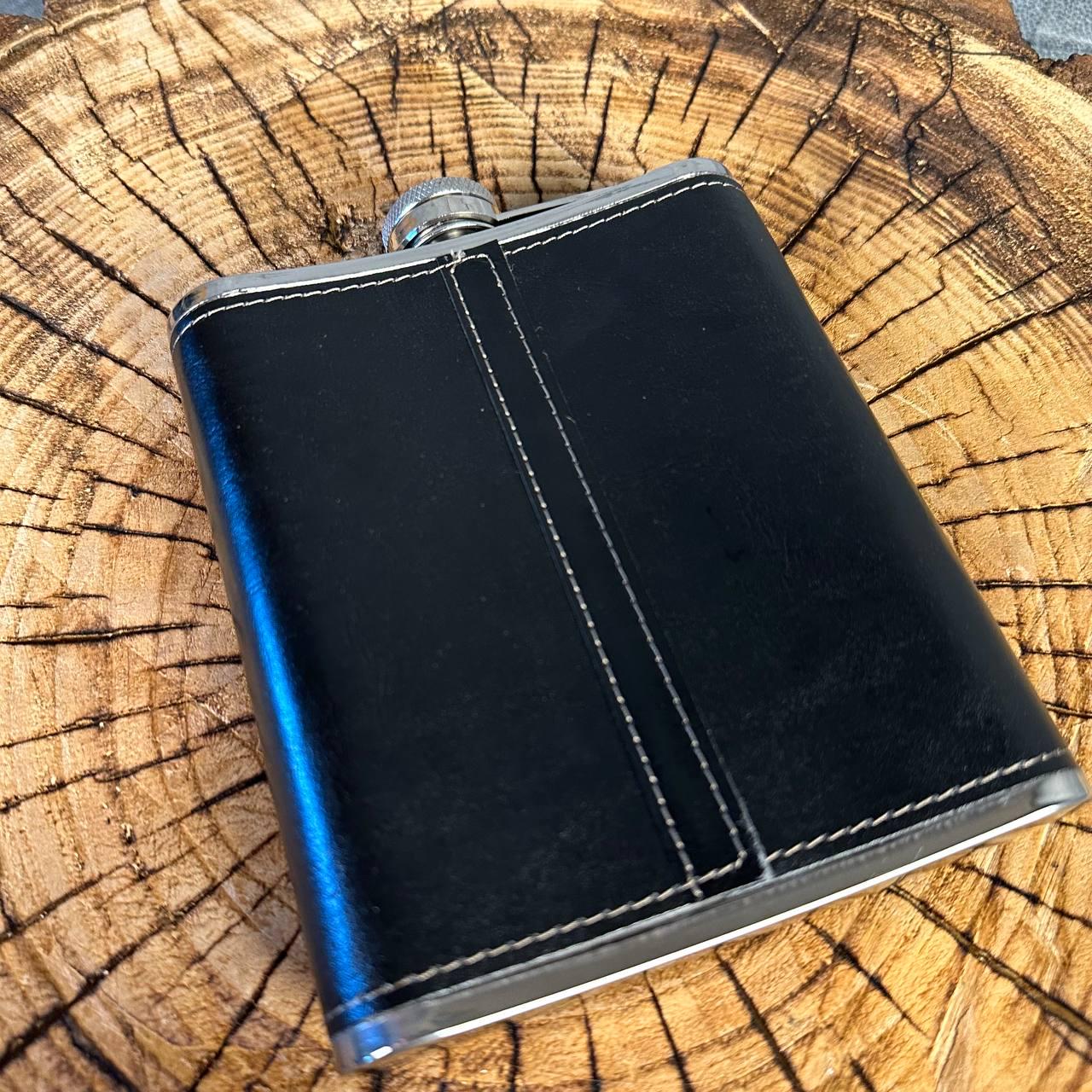 Фляга для алкоголя из нержавеющей стали в отделке из экокожи 530мл (61146) - фото 5 Фляга для алкоголя из нержавеющей стали в отделке из экокожи 530мл (61146) - фото 5