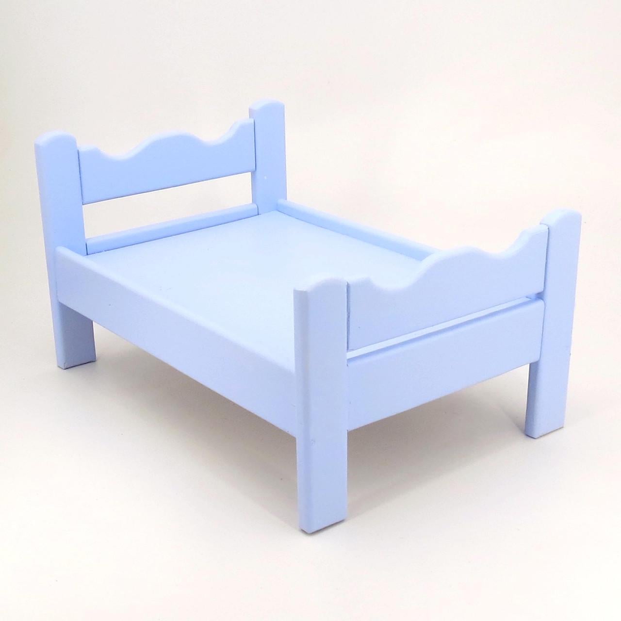 Кровать для кукол из дерева Ариэль Ирис (КРТ-000152) Кровать для кукол из дерева Ариэль Ирис (КРТ-000152)