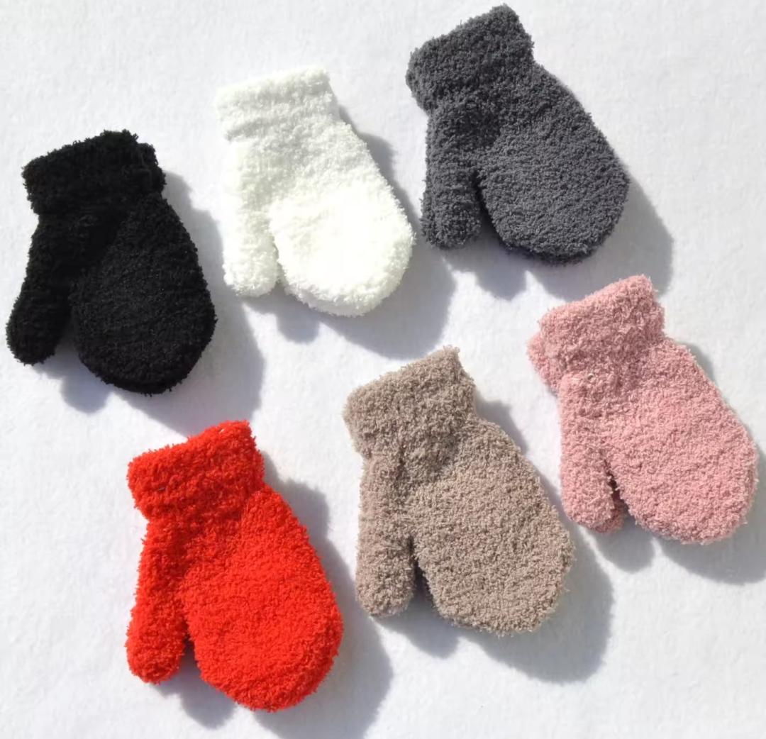 Рукавички дитячі теплі плюшеві Тедді від 1 до 4 років Хакі - фото 3 Рукавички дитячі теплі плюшеві Тедді від 1 до 4 років Хакі - фото 3