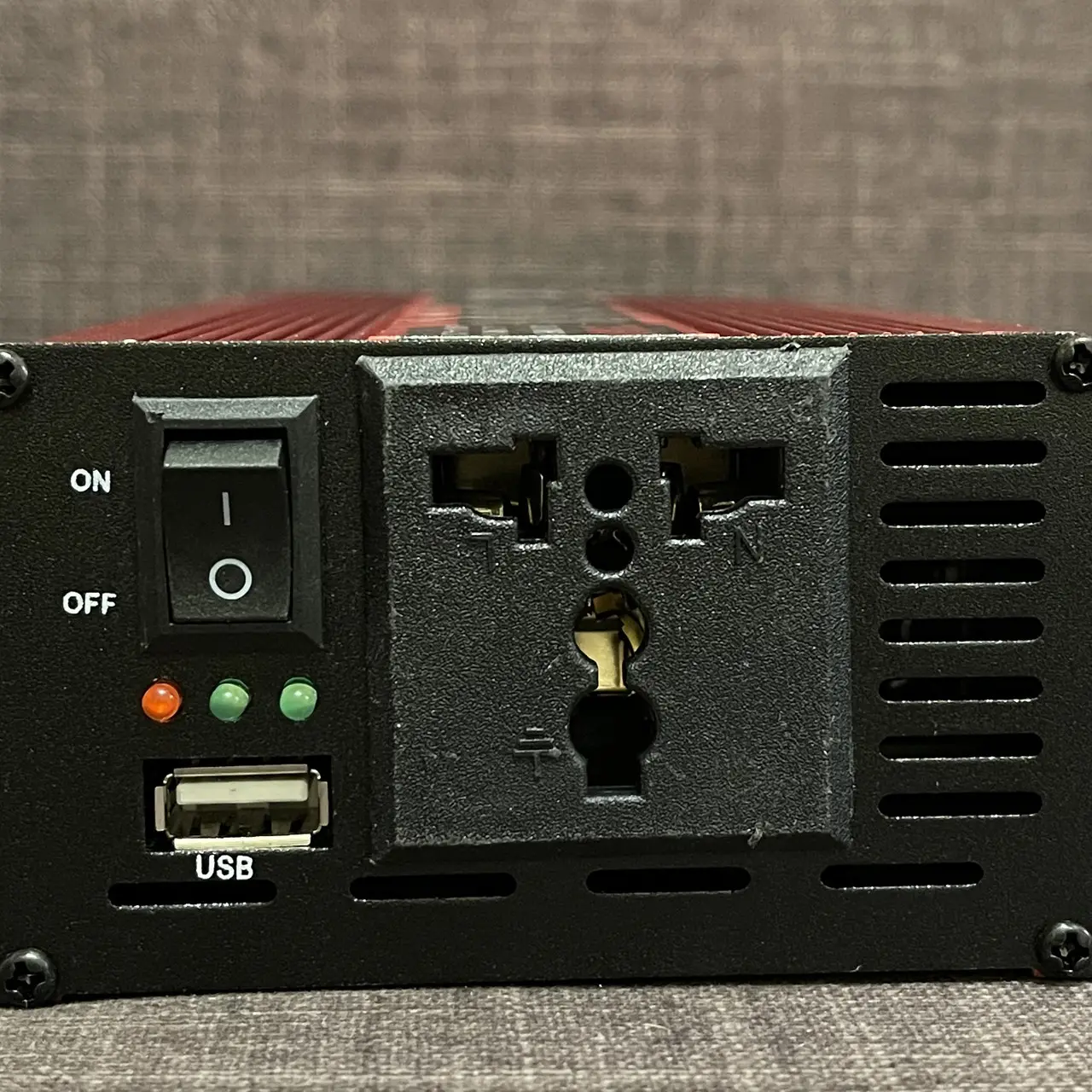 Перетворювач автомобільного струму V-TEK 12-220 V 2000 W (133252323) - фото 15 Перетворювач автомобільного струму V-TEK 12-220 V 2000 W (133252323) - фото 15