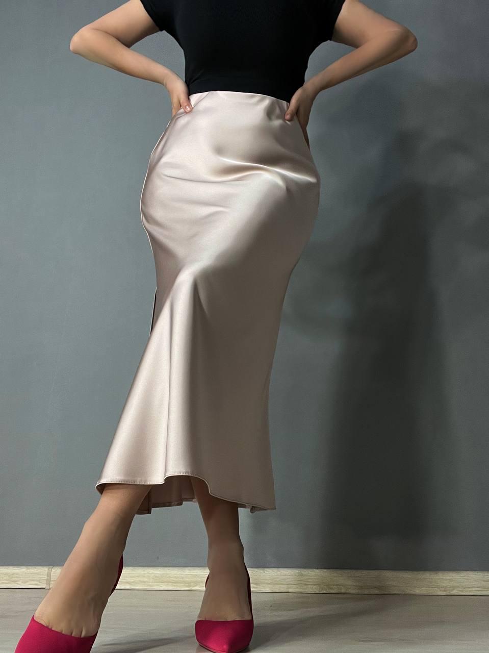 Юбка женская Gritana 230 атласная королевский шелк с разрезом на резинке M Бежевый (26468187) - фото 5 Юбка женская Gritana 230 атласная королевский шелк с разрезом на резинке M Бежевый (26468187) - фото 5