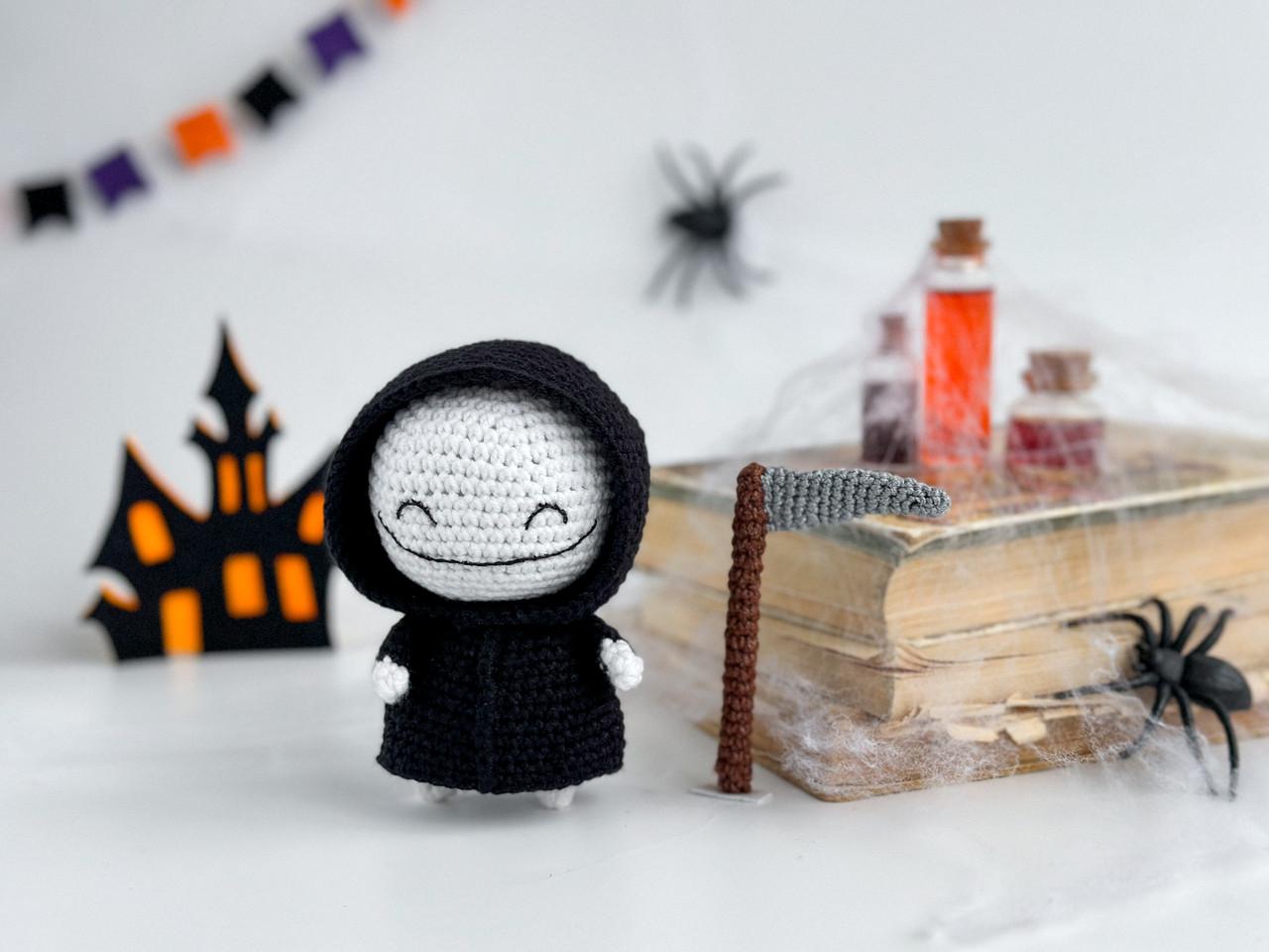 Кукла вязаная Жнец с косой (29528513) - фото 7