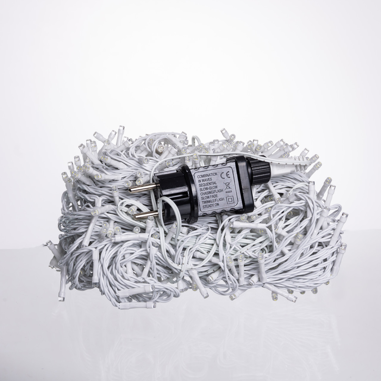 Гірлянда мережева новорічна нитка вулична Різдвяна фея 50 м 500 LED діодів IP 65 Білий провід Біле світло (CF500L50MWW) - фото 7 Гірлянда мережева новорічна нитка вулична Різдвяна фея 50 м 500 LED діодів IP 65 Білий провід Біле світло (CF500L50MWW) - фото 7