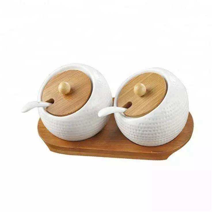 Набір керамічних ємностей з кришками для цукру та солі 2 шт. на підставці (70004)