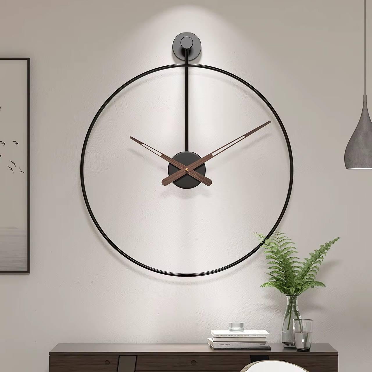 Настенные часы в металлическом корпусе d 40 см Черный