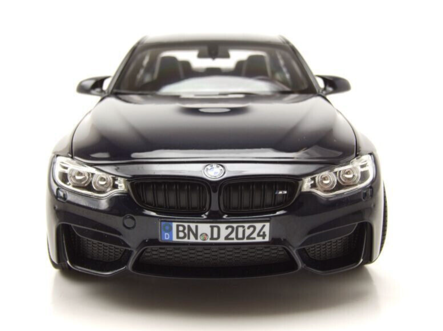 ᐉ Модель автомобиля Norev 1:18 BMW M3 Competition F80 330i Dark