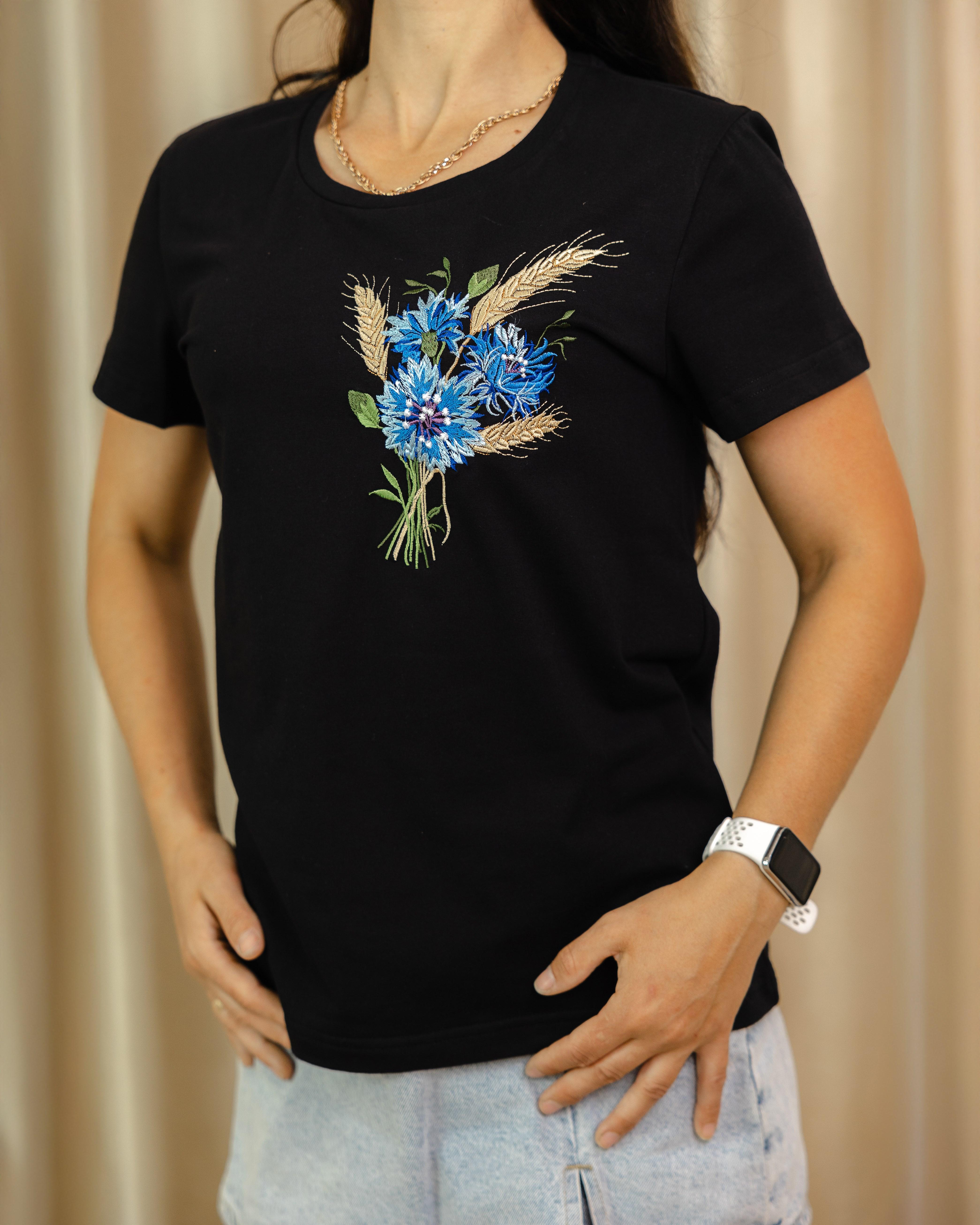 Футболка женская Волошковый букет с вышивкой 2XL Черный (0002211-XXL) Футболка женская Волошковый букет с вышивкой 2XL Черный (0002211-XXL)