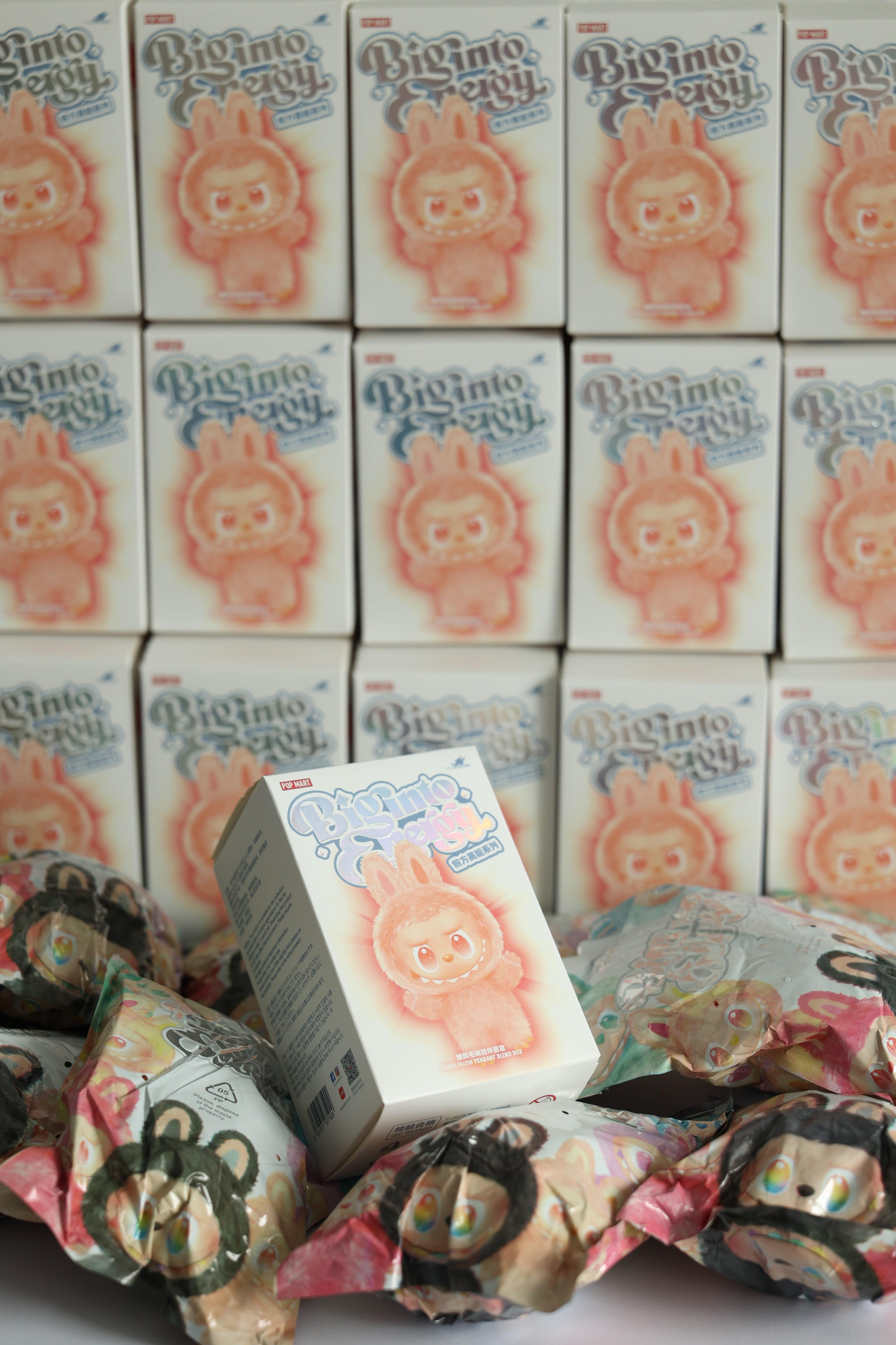 Подвесная плюшевая игрушка Labubu Pop Mart The Monsters Season 3 15 см (26722527) - фото 2 Подвесная плюшевая игрушка Labubu Pop Mart The Monsters Season 3 15 см (26722527) - фото 2