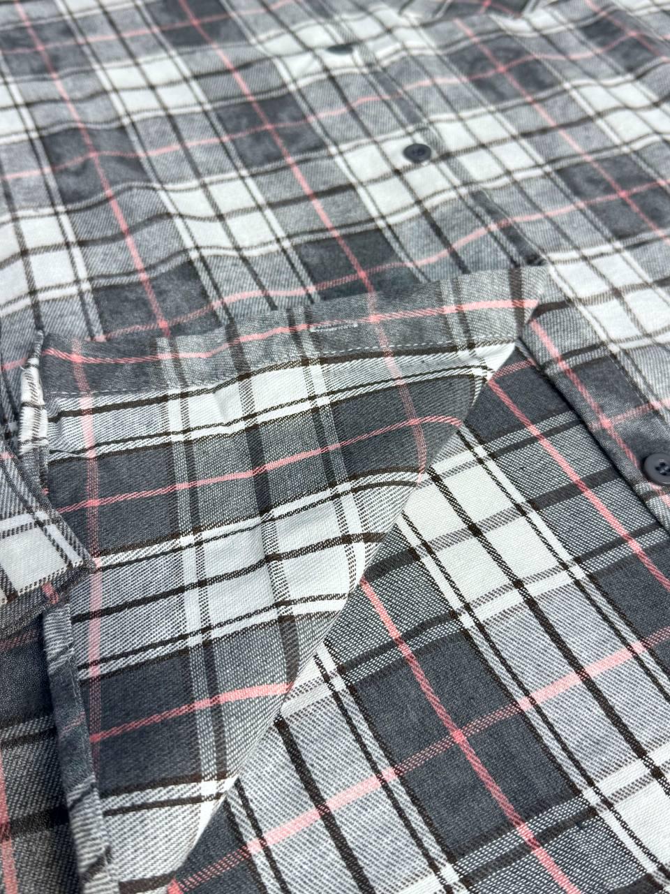 Сорочка жіноча YZY 7765 в клітинку оверсайз широка варена OS Сірий (4919) - фото 8 Сорочка жіноча YZY 7765 в клітинку оверсайз широка варена OS Сірий (4919) - фото 8