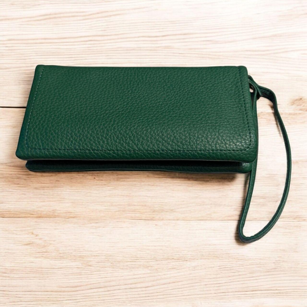 Кошелек женский большой мягкий на змейке Saralyn 20х10 см Зеленый (C-8772) Кошелек женский большой мягкий на змейке Saralyn 20х10 см Зеленый (C-8772)