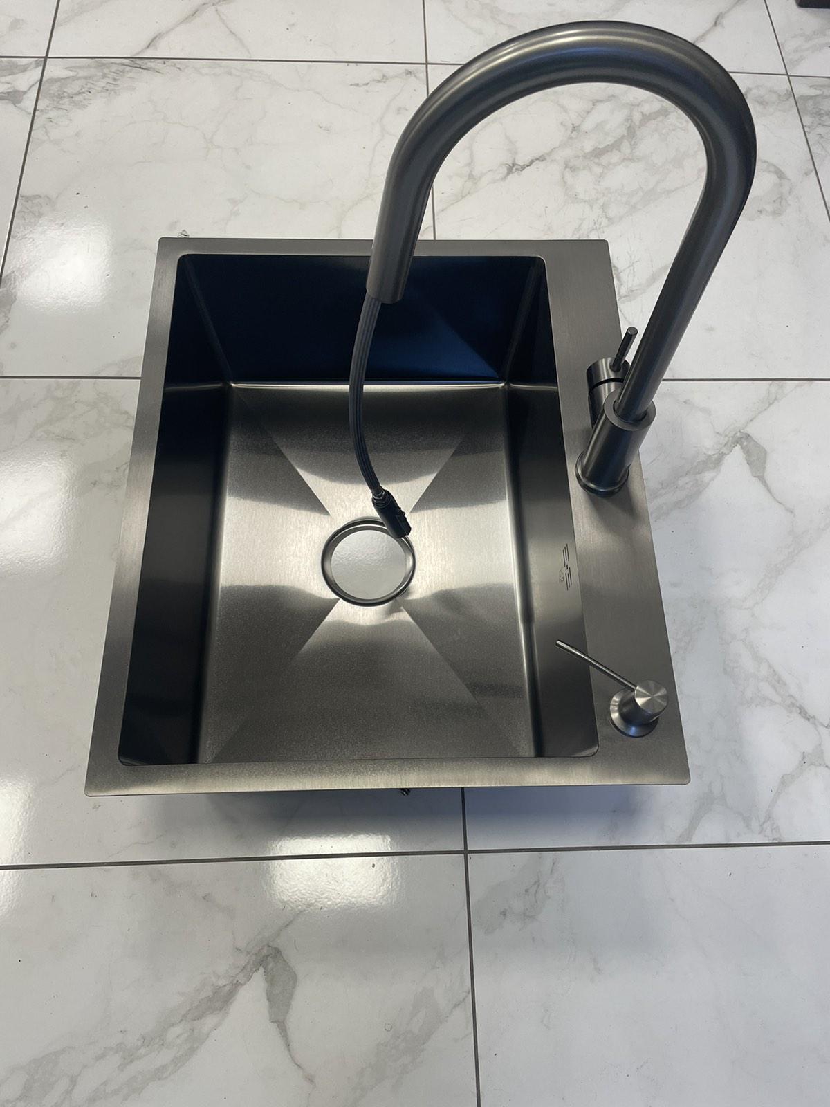 Мойка кухонная Lidz 6050 Черный/смеситель для кухни с выдвижным изливом Kroner PVD03915 - фото 4