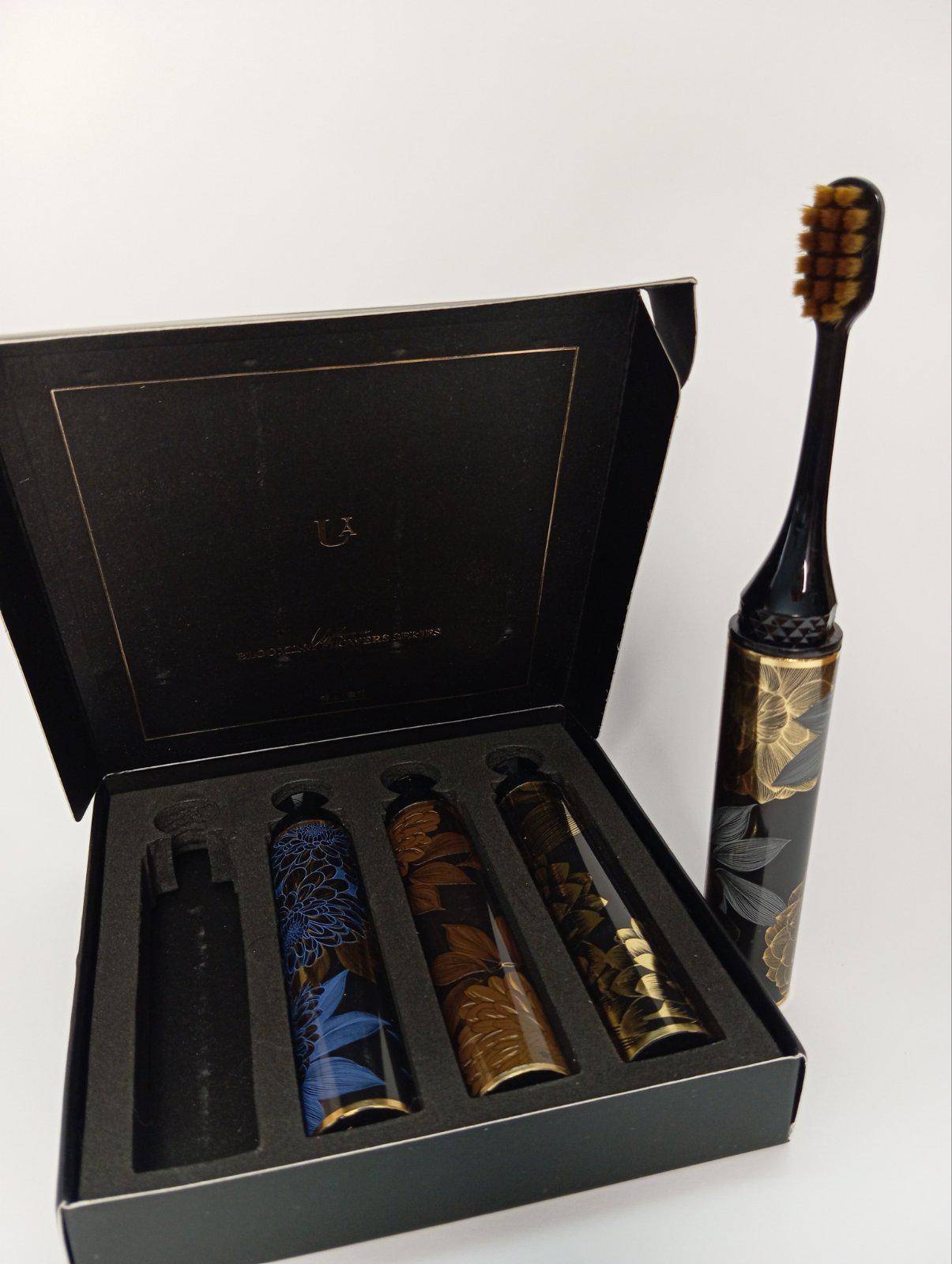 Набор зубных щёток в подарочной коробке 4 шт.