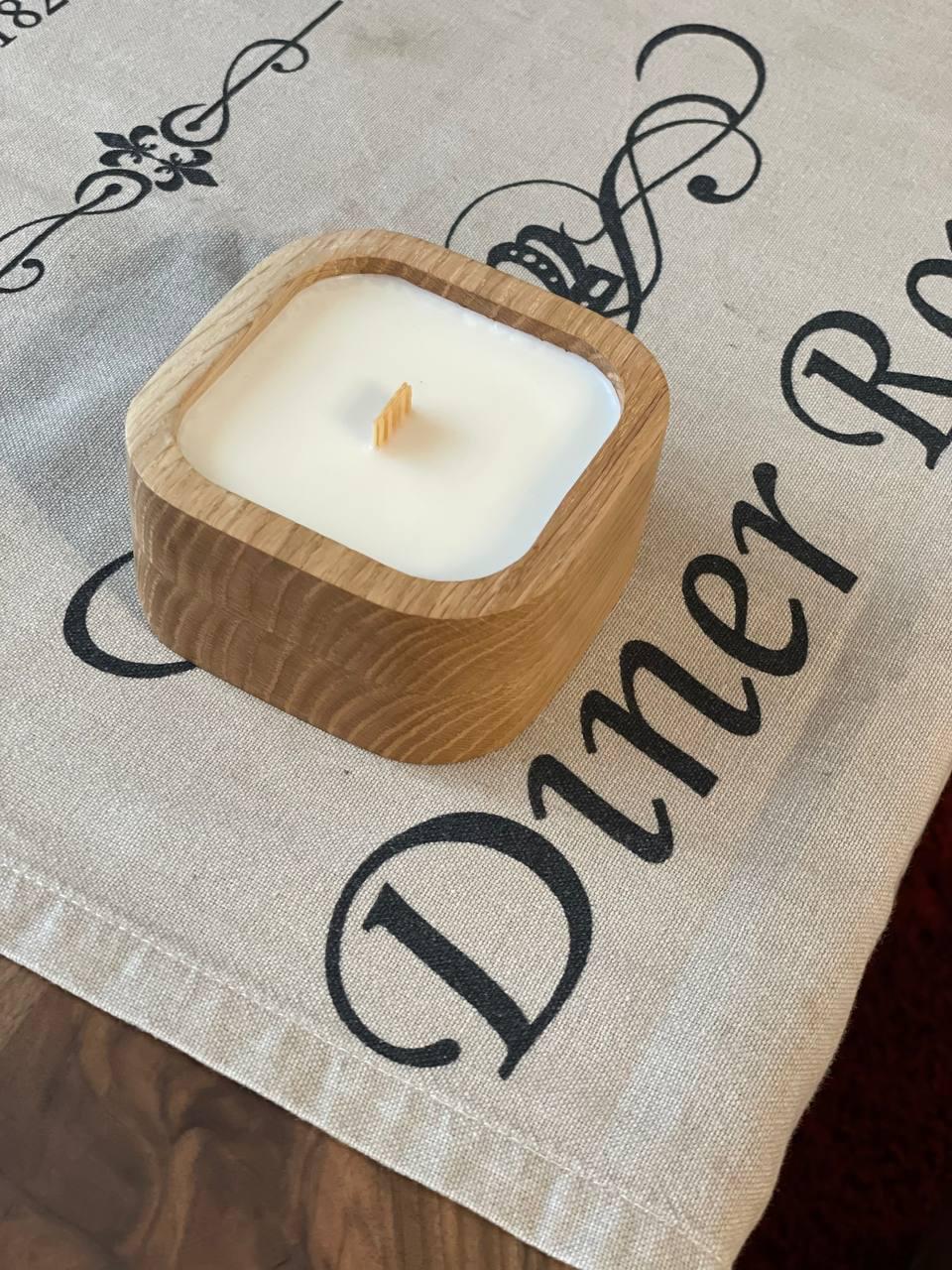 Ароматизована соєва свічка в деревяній ємності (9361346)