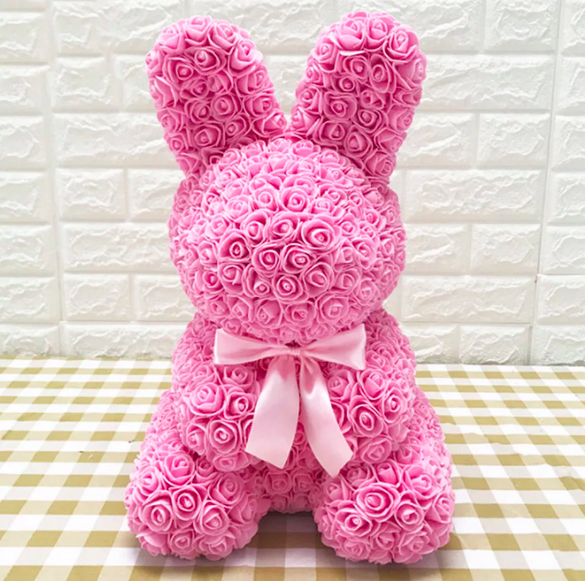 Іграшка Зайчик зі штучних квітів 38 см у подарунковій коробці Іграшка Зайчик зі штучних квітів 38 см у подарунковій коробці