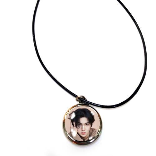 Кулон подвеска на шею Шуга Бтс Suga Bts Agust D (ku_061)