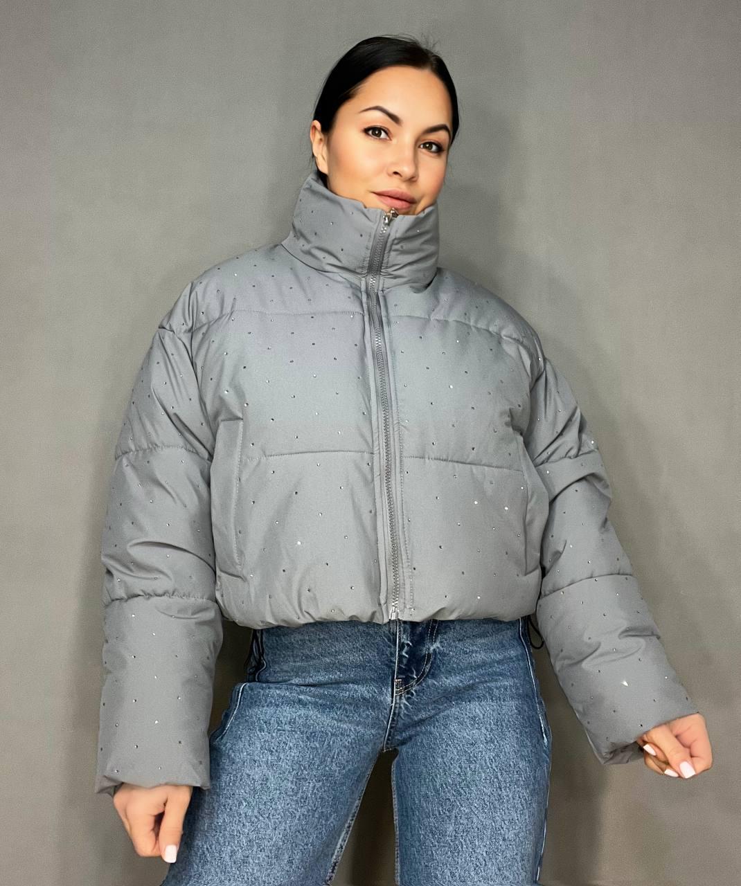 Куртка жіноча Haiziyuan 7165 укорочена пуффер з розсипом камінців демісезонна без капюшона оверсайз L Сірий (3310) - фото 9