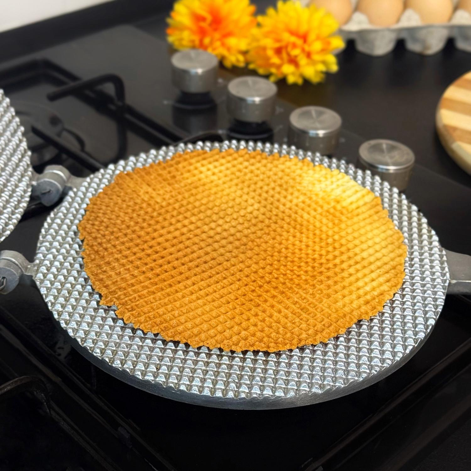 Форма для випічки вафельних коржів для тортових вафель на плиті Ø 18 см зі знімними ручками (28843773) - фото 36 Форма для випічки вафельних коржів для тортових вафель на плиті Ø 18 см зі знімними ручками (28843773) - фото 36