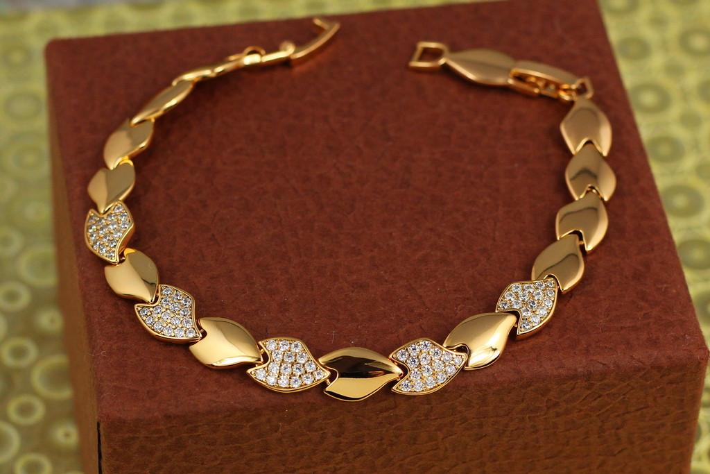 Браслет Xuping Jewelry Лесная мавка 17 см 7 мм Золотистый