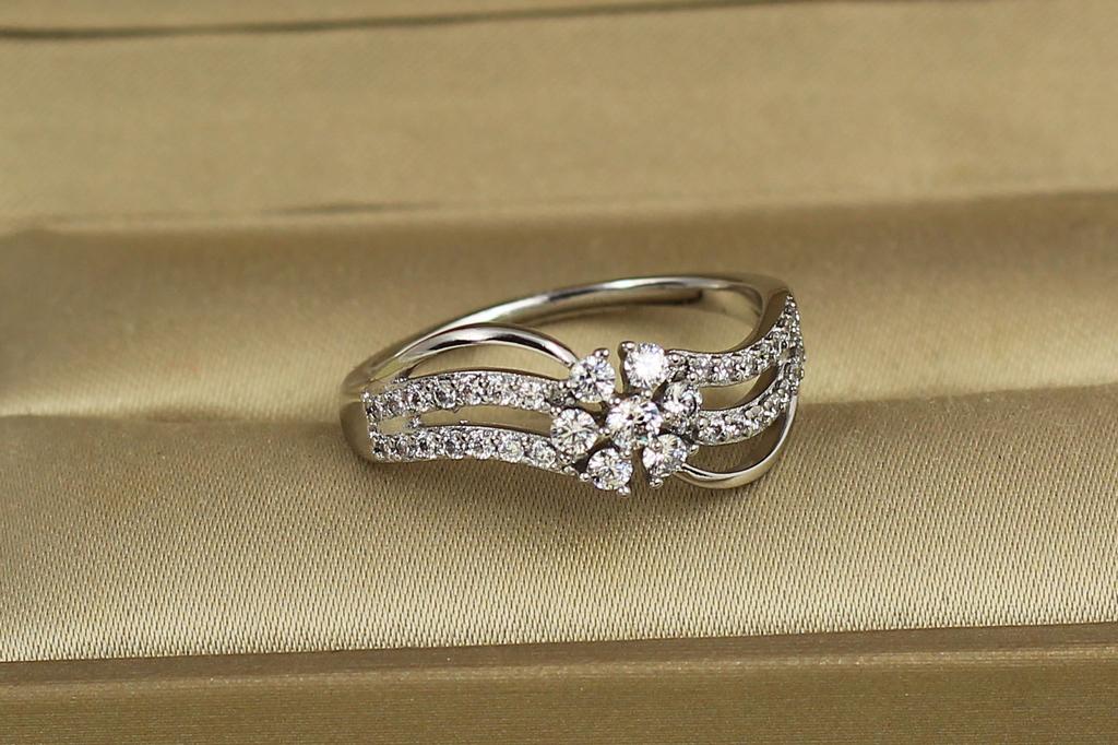 Кольцо Xuping Jewelry Цветок надежды р. 17 Серебристый (30233899)