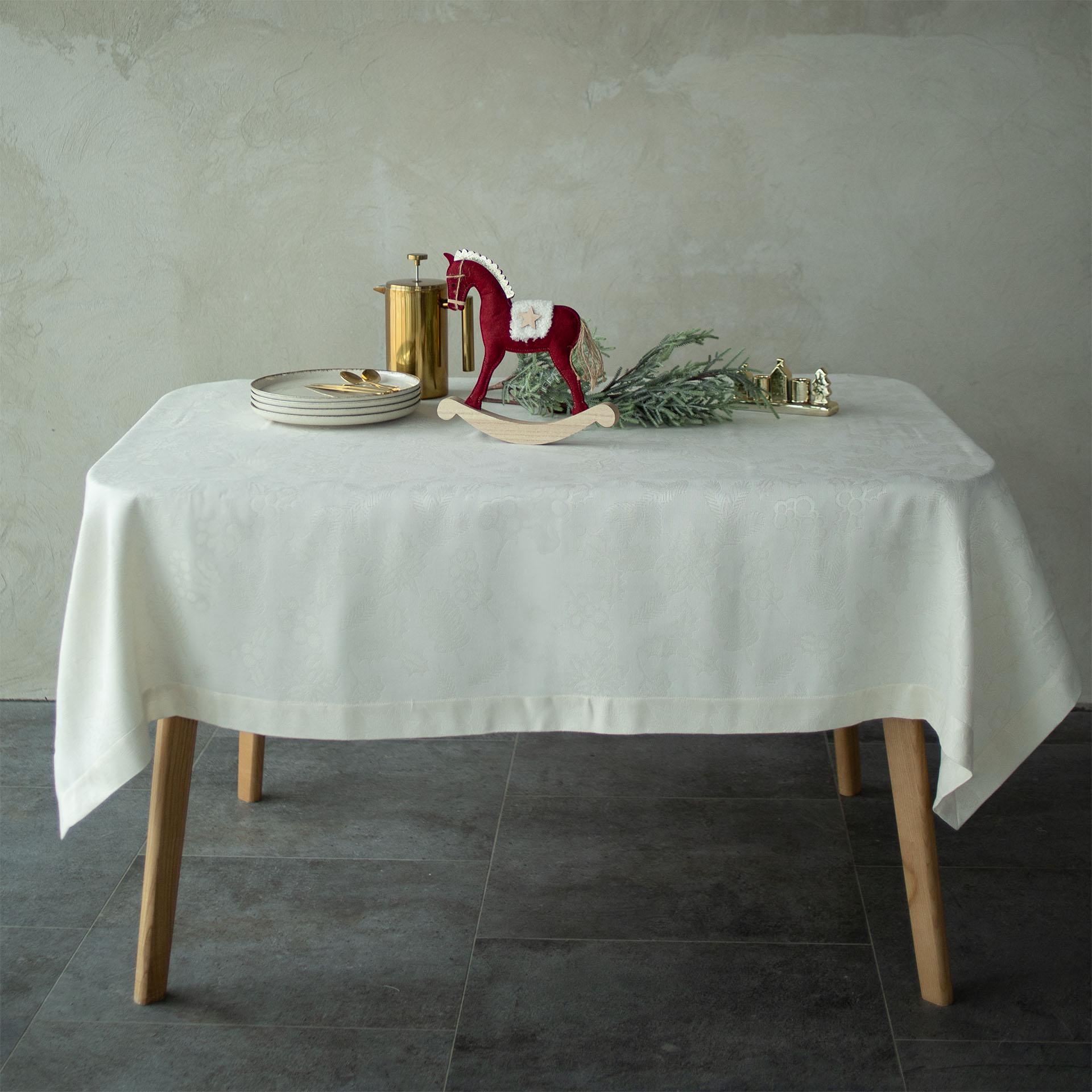 Скатертина Едельвіка Різдво 1,80x1,50 м Молочний (340-24/00) - фото 1 Скатертина Едельвіка Різдво 1,80x1,50 м Молочний (340-24/00) - фото 1