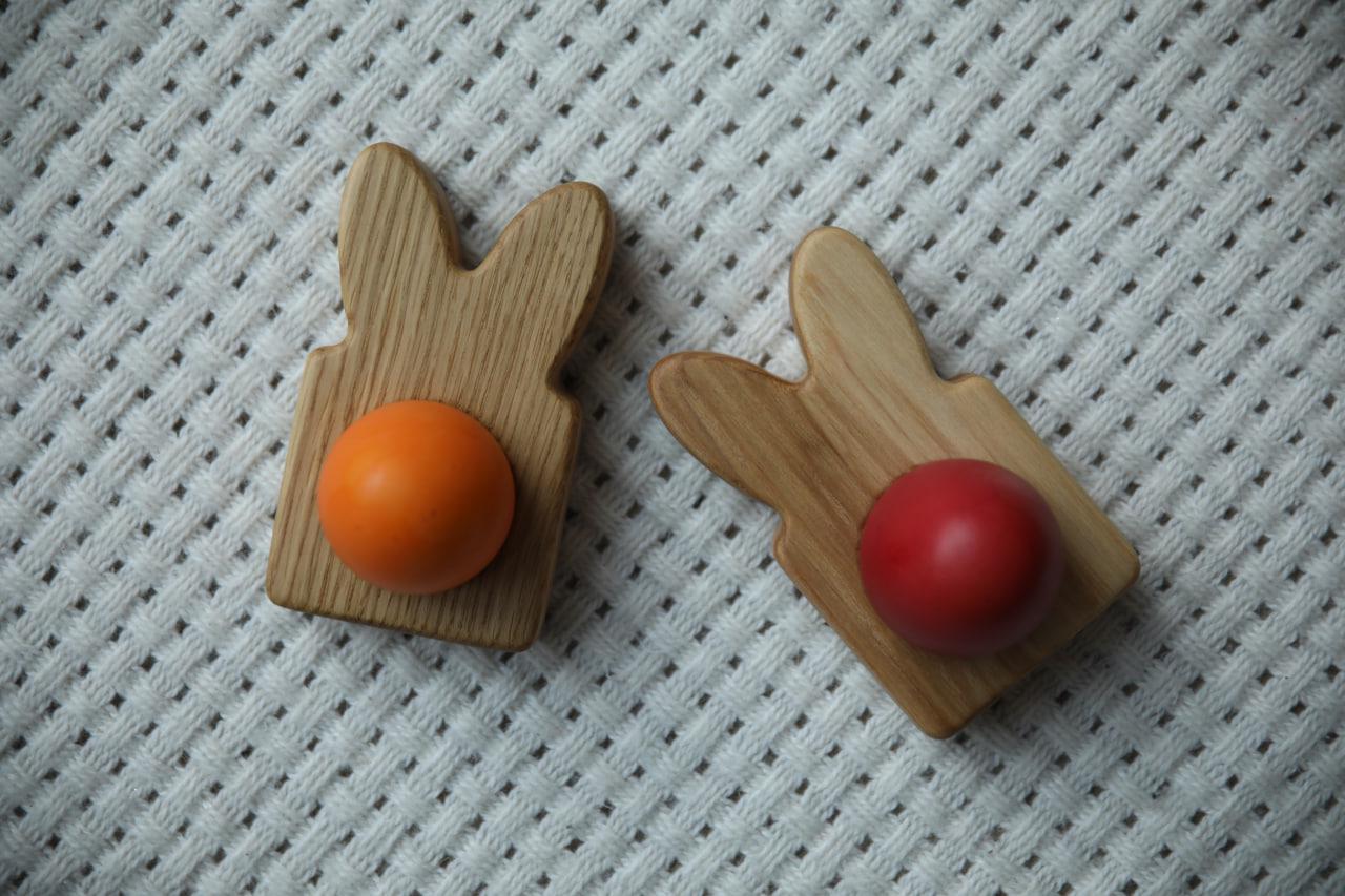 Подставка из дерева ясеня для 1 крашанки Ушки 6,5х11х2,5 см (WDE-3.1) - фото 8 Подставка из дерева ясеня для 1 крашанки Ушки 6,5х11х2,5 см (WDE-3.1) - фото 8