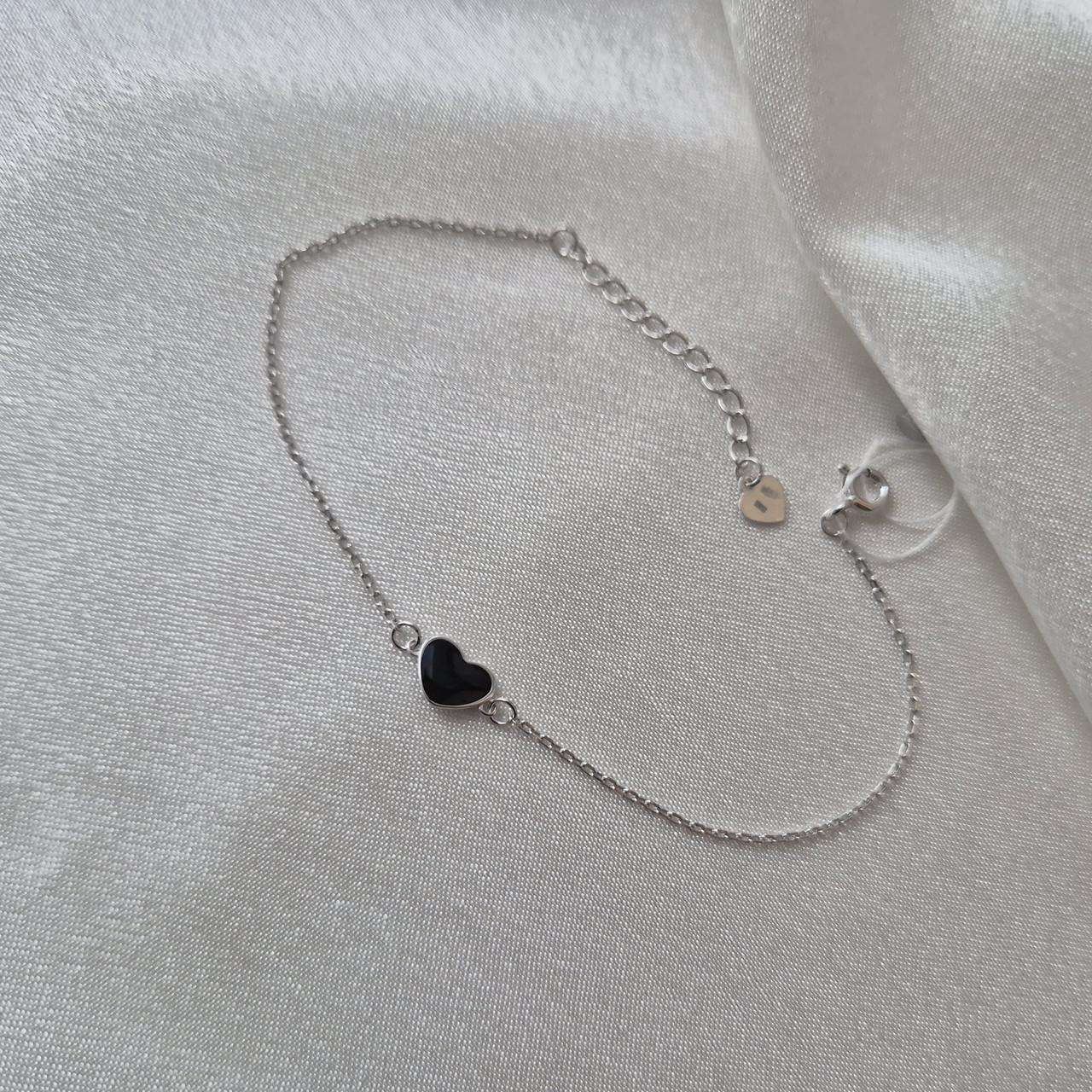 Браслет на руку сердце с черной эмалью серебро 925 пробы родированное 0,98 г 16,5-19,5 см (вс648ер)