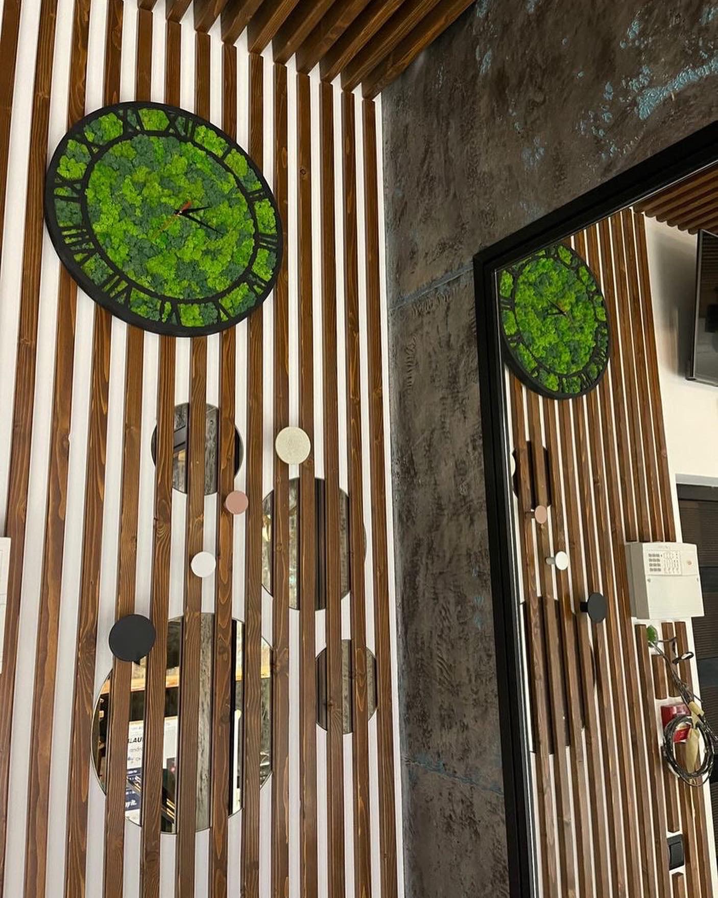 Часы со стабилизированным мхом d 50 см (12059482)