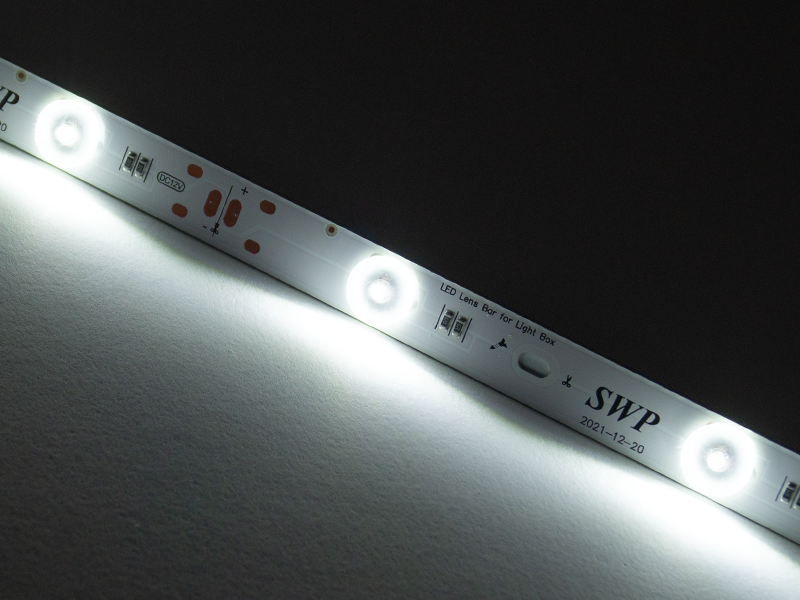 Світлодіодна лінійка з лінзою SWP SMD3030 12 LED 12В 14Вт IP20 6000K 1000мм (5846) - фото 2