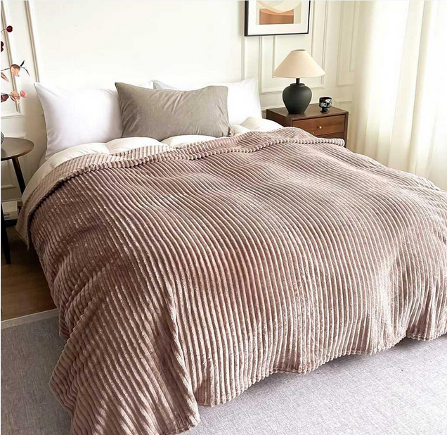 Покрывало велюровое 220х200 см полоса 2 см (105922-3)