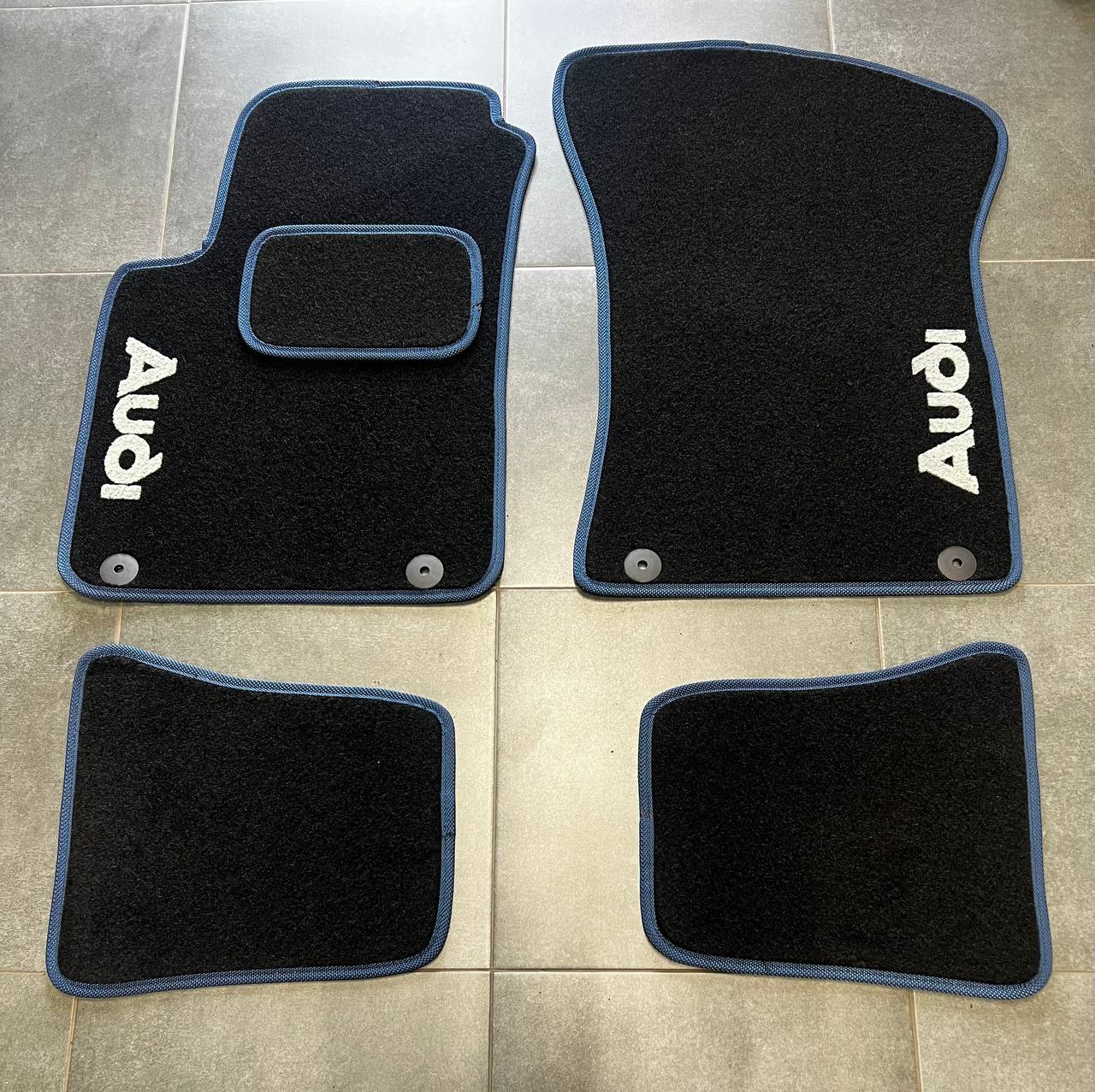 Килимки автомобільні ворсові в салон для Audi TT 1998-2006