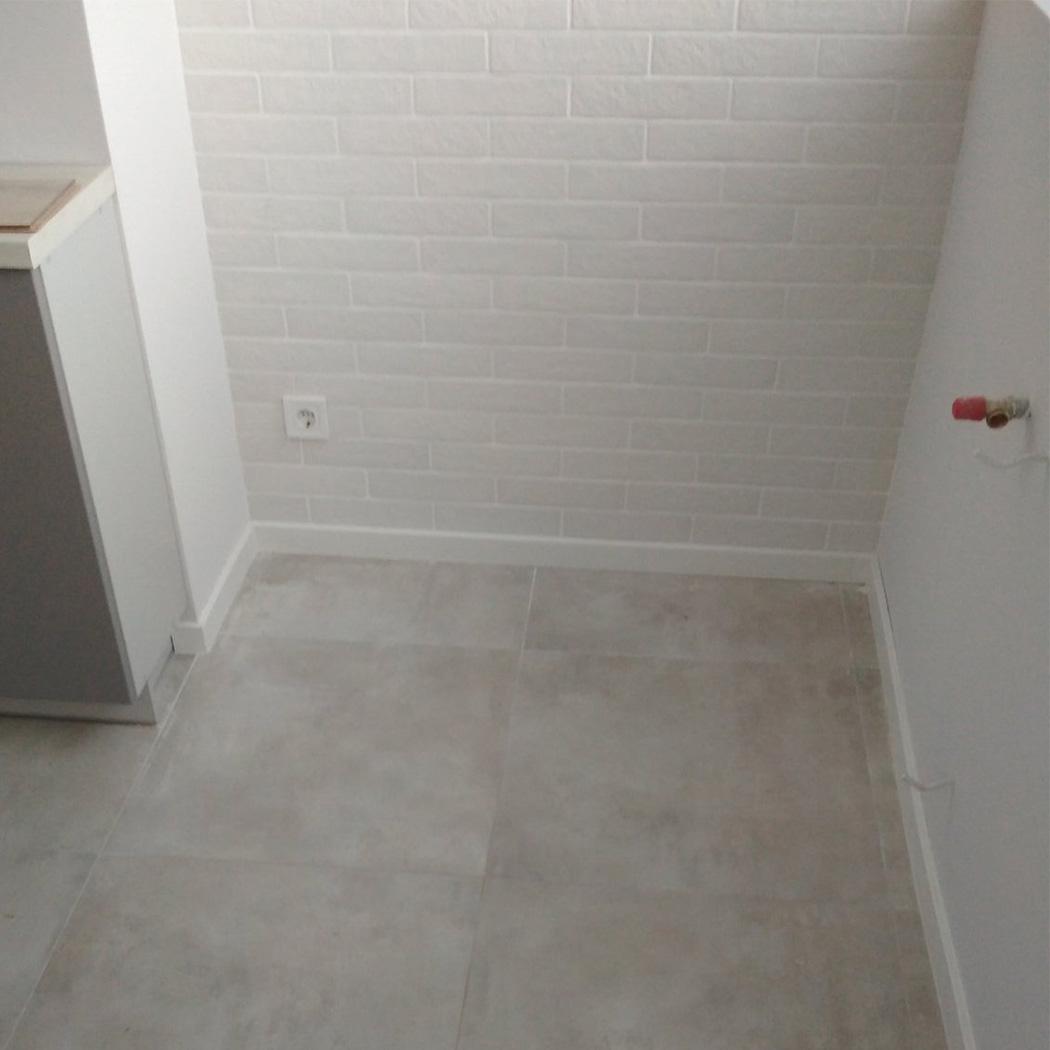 Плинтус Doellken Cubu flex life 5012 100 мм 2,5 м Молочно-белый - фото 3