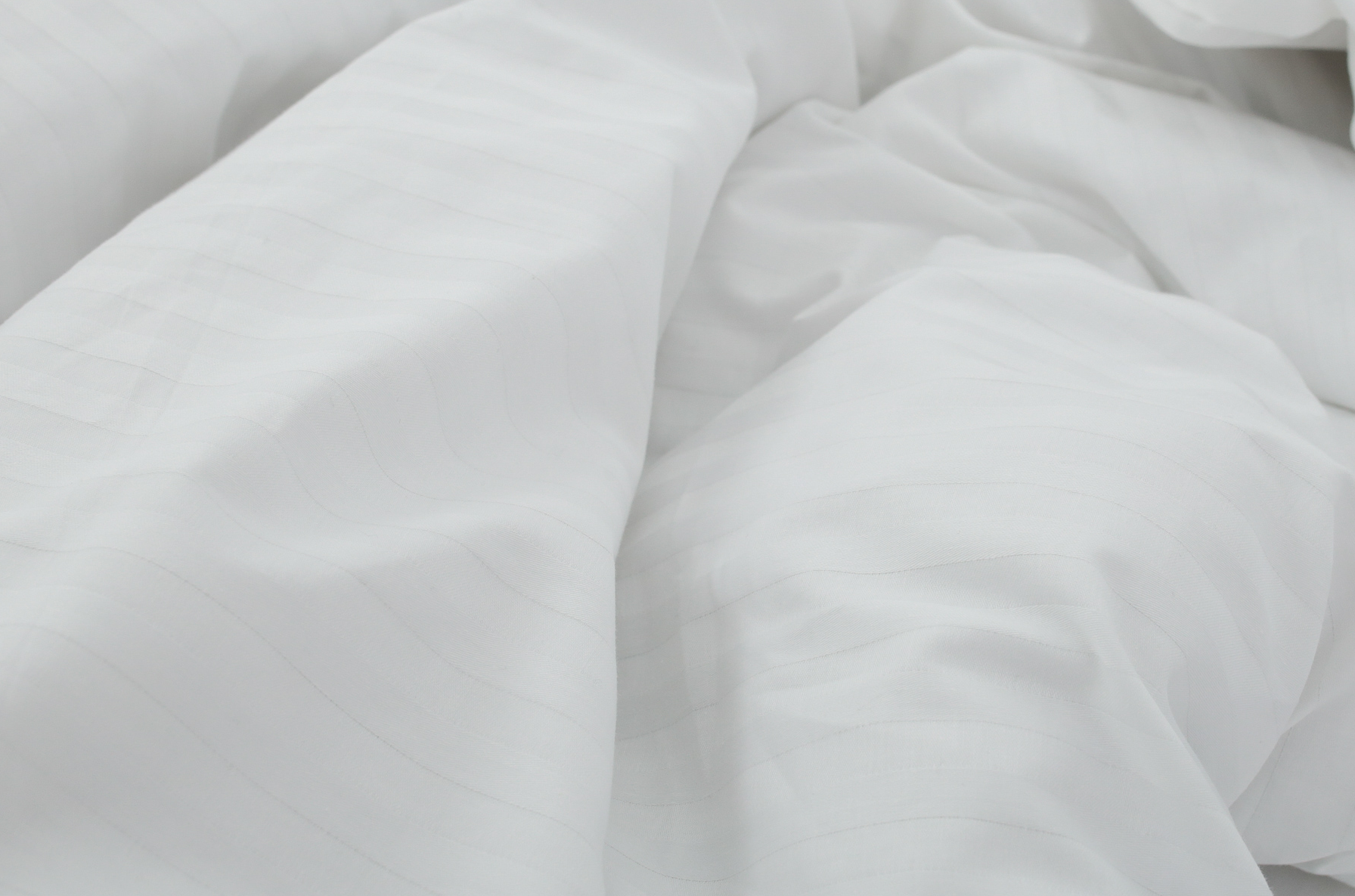 Комплект постельного белья семейный Amore beige0507 страйп-сатин Бежевый (KPB-As-ST220(1x1)-white0001(70х70)_) - фото 3 Комплект постельного белья семейный Amore beige0507 страйп-сатин Бежевый (KPB-As-ST220(1x1)-white0001(70х70)_) - фото 3