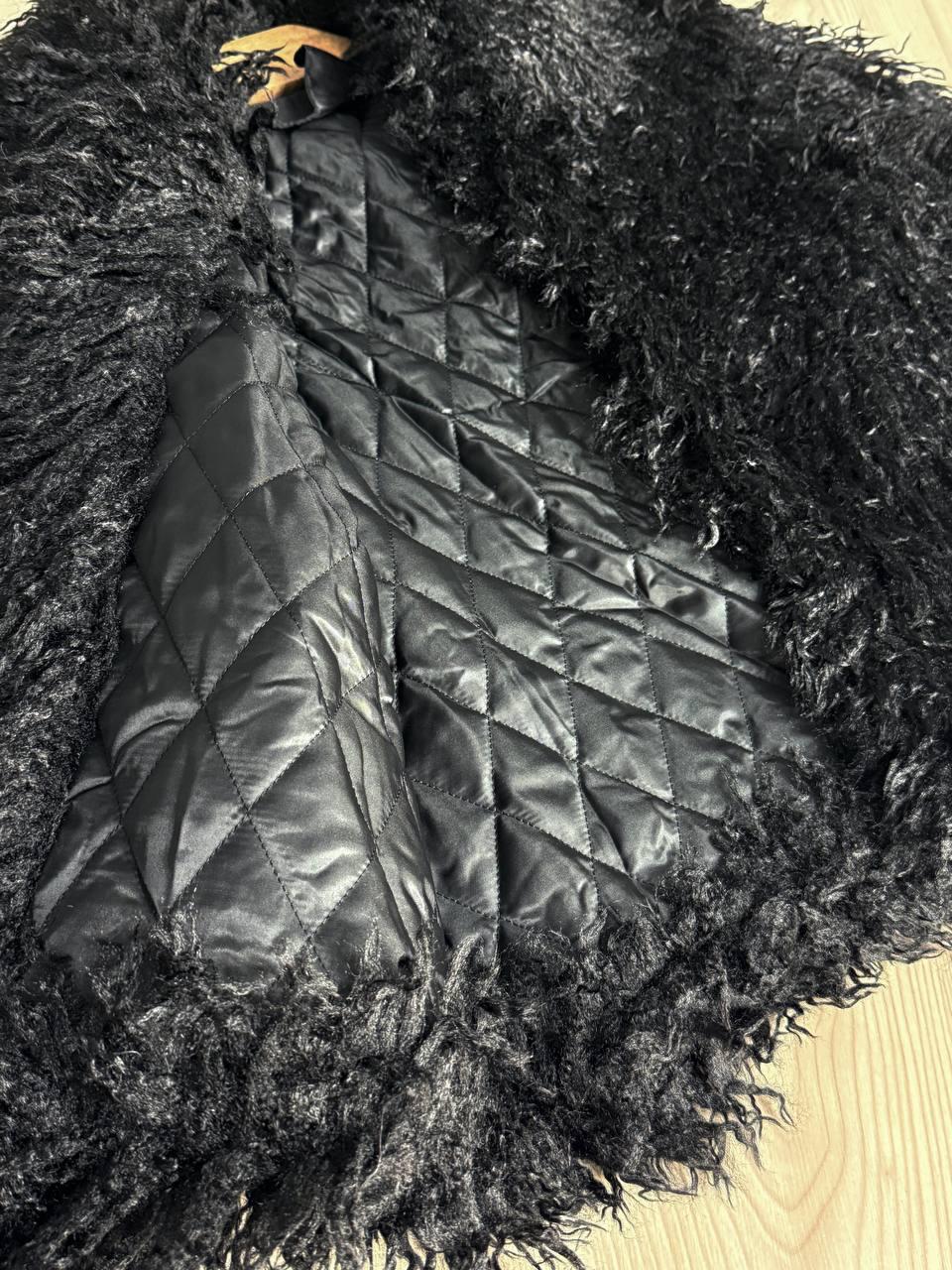 Шуба жіноча LADY YEP 10018 штучна під ламу з коміром M Чорний (5015) - фото 2 Шуба жіноча LADY YEP 10018 штучна під ламу з коміром M Чорний (5015) - фото 2