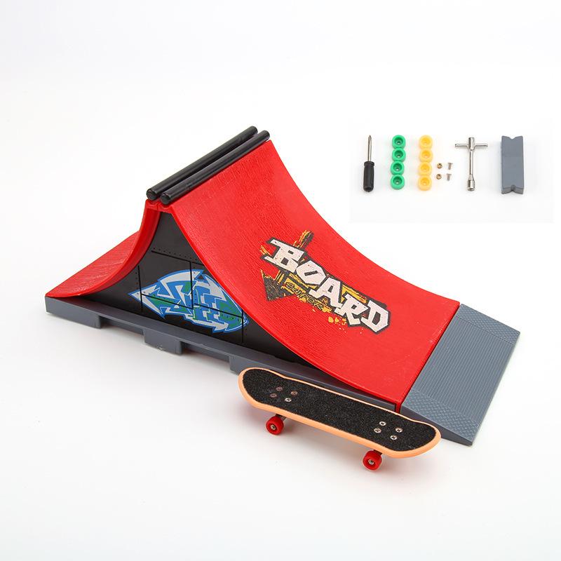 Набор фингерборд пальчиковая игра fingerboard скейт парк/скейт фингерборд с трамплином и скейт (797A)