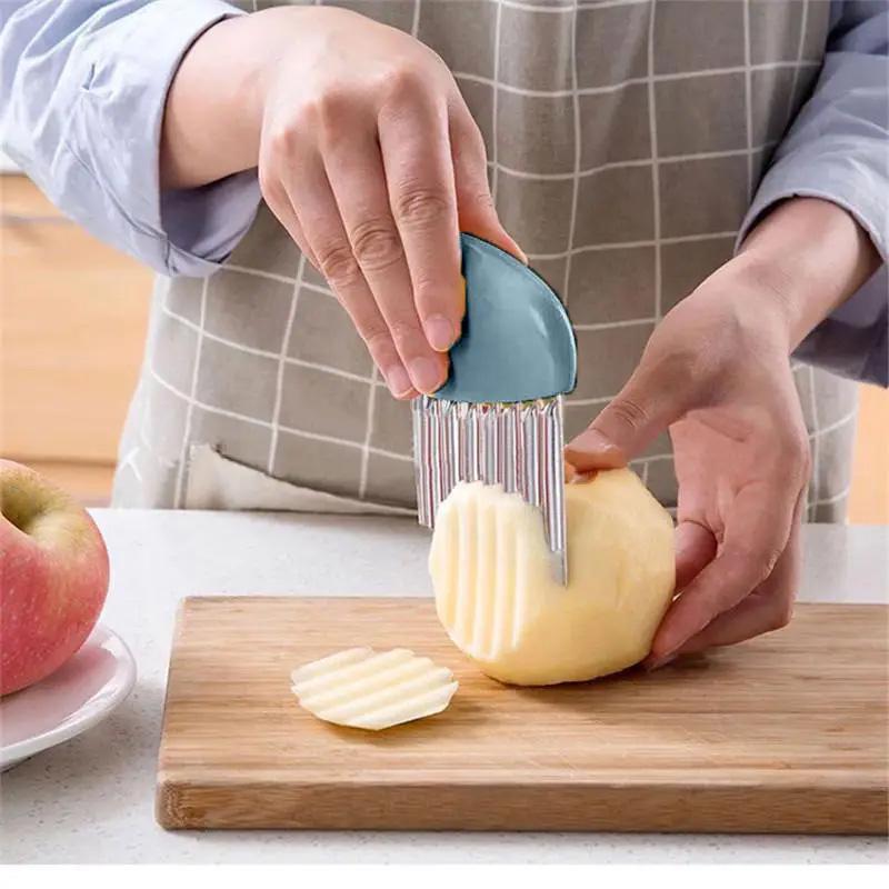 Нож для фигурной нарезки продуктов 11х10 см Голубой (84957) - фото 2 Нож для фигурной нарезки продуктов 11х10 см Голубой (84957) - фото 2