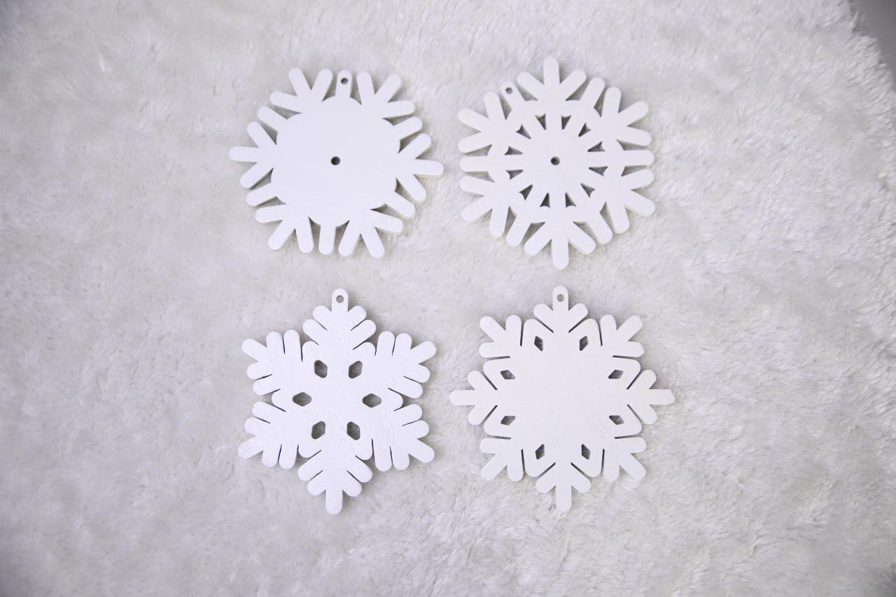 Снежинки украшения подвесные новогодние из фанеры 4 шт. D12x0,5 см Белый (WD-198.3) - фото 2 Снежинки украшения подвесные новогодние из фанеры 4 шт. D12x0,5 см Белый (WD-198.3) - фото 2
