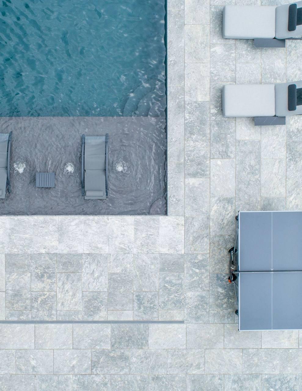 Мрамор Каменный двор Bluestone Sandblasted Brushed 30,5х61х1,2 см (0080) - фото 5 Мрамор Каменный двор Bluestone Sandblasted Brushed 30,5х61х1,2 см (0080) - фото 5