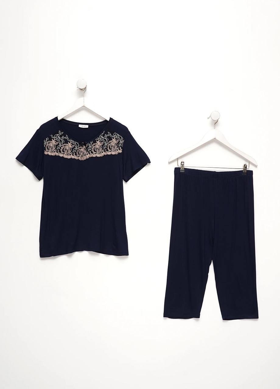 Женская пижама Cotpark футболка/капри 4XL Темно-синий (14541-В-4XL) Женская пижама Cotpark футболка/капри 4XL Темно-синий (14541-В-4XL)