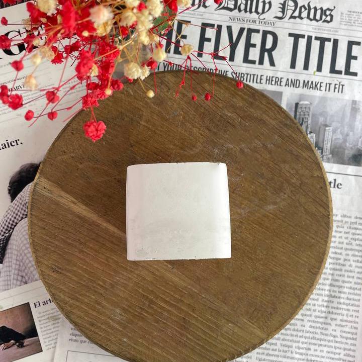 Свічник гіпсовий Білий